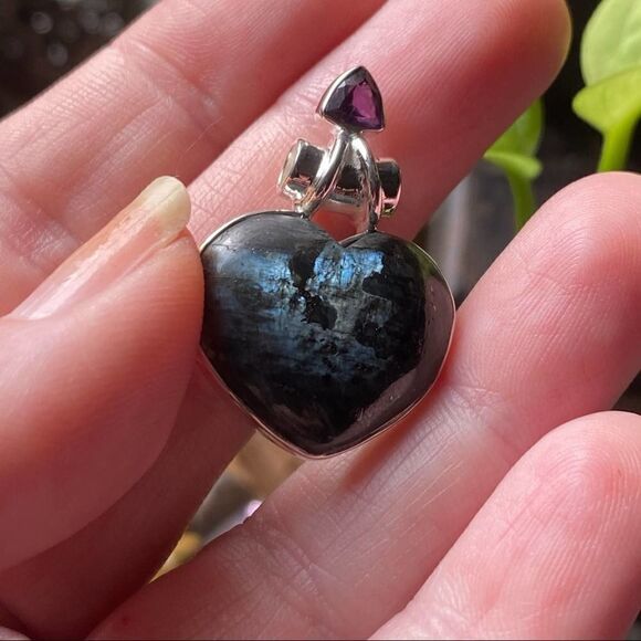 Larvikite black Moonstone & Amethyst Solid Sterling Silver Heart Pendant - Picture 8 of 9